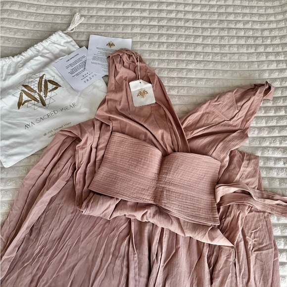 AYA Sacred Wear Dusty Pink Jumpsuit NWT - Picture 8 of 8